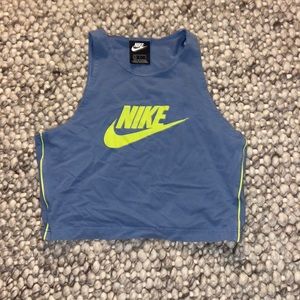 Nike top